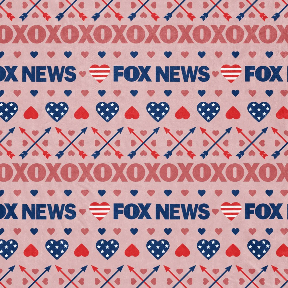 FOX News Heart Sherpa Blanket - Image 3